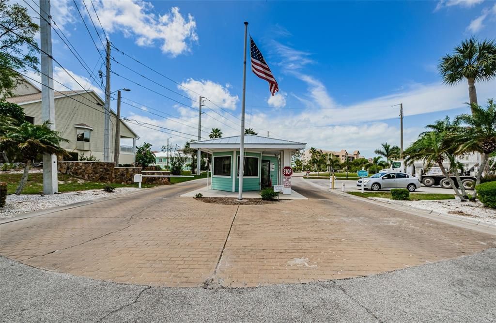 For Sale: $424,900 (2 beds, 2 baths, 1399 Square Feet)