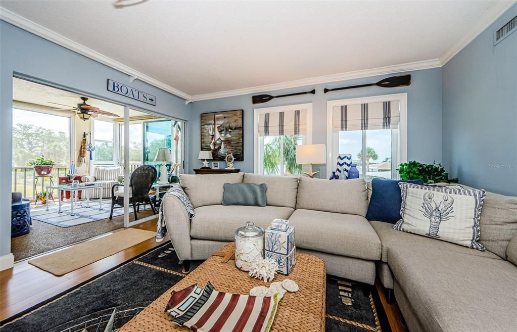 For Sale: $424,900 (2 beds, 2 baths, 1399 Square Feet)