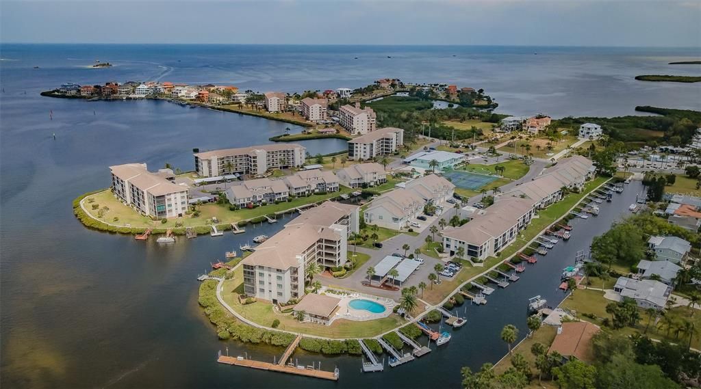 For Sale: $424,900 (2 beds, 2 baths, 1399 Square Feet)