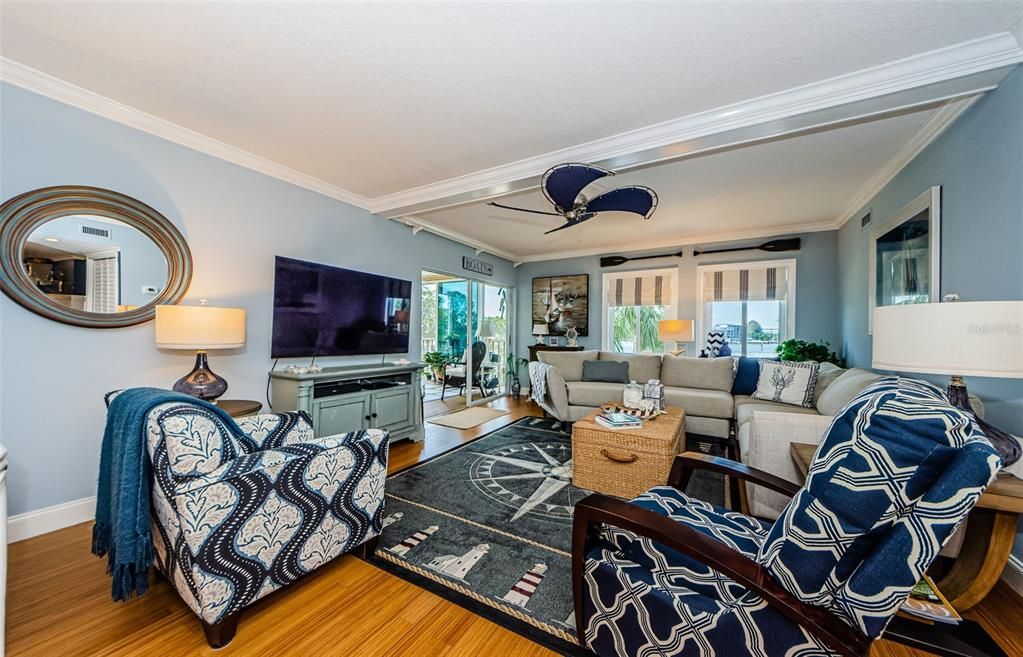 For Sale: $424,900 (2 beds, 2 baths, 1399 Square Feet)