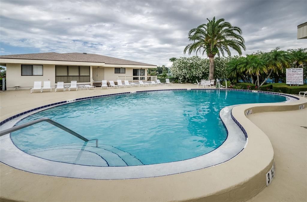 For Sale: $424,900 (2 beds, 2 baths, 1399 Square Feet)