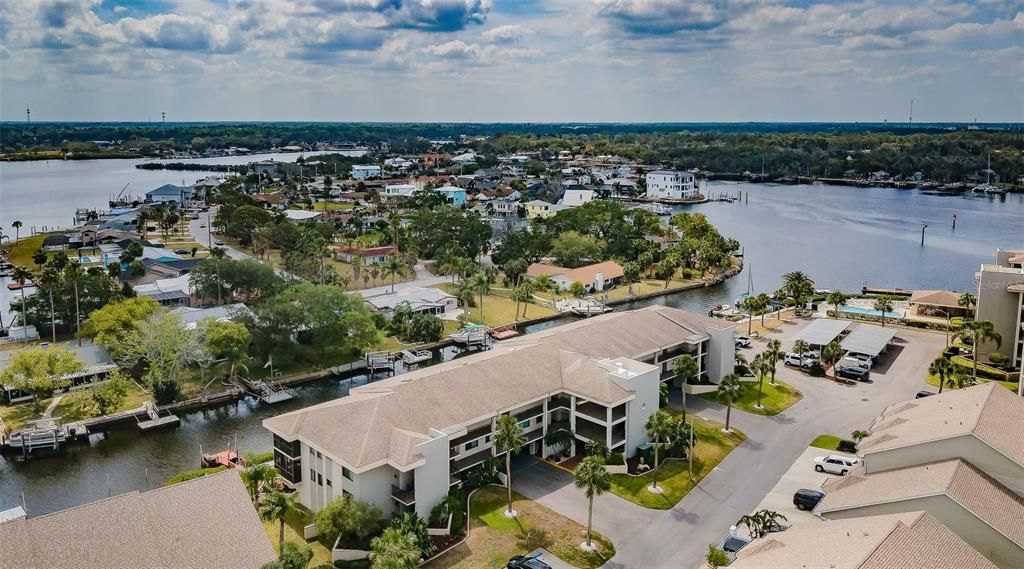 For Sale: $424,900 (2 beds, 2 baths, 1399 Square Feet)