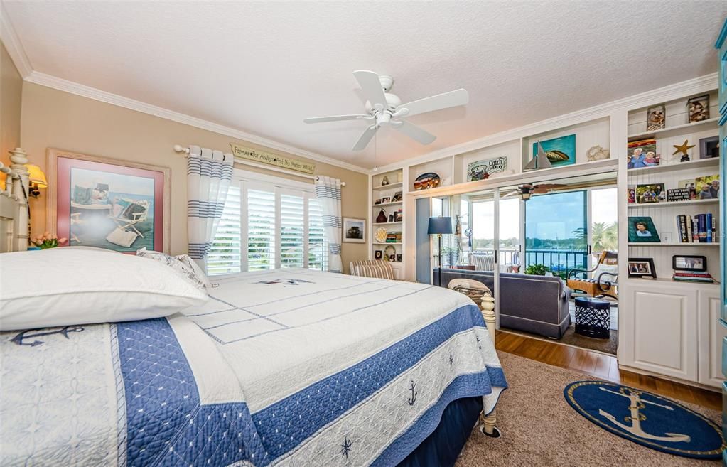 For Sale: $424,900 (2 beds, 2 baths, 1399 Square Feet)