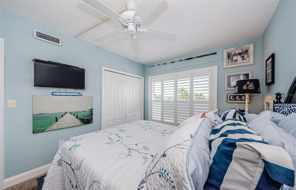 For Sale: $424,900 (2 beds, 2 baths, 1399 Square Feet)