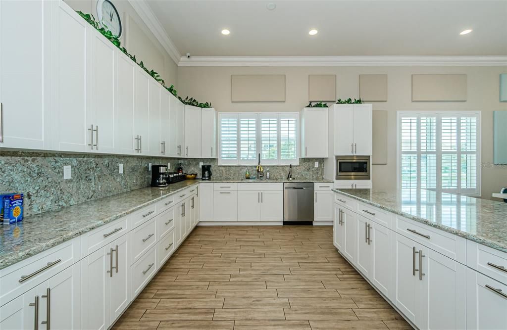 For Sale: $424,900 (2 beds, 2 baths, 1399 Square Feet)