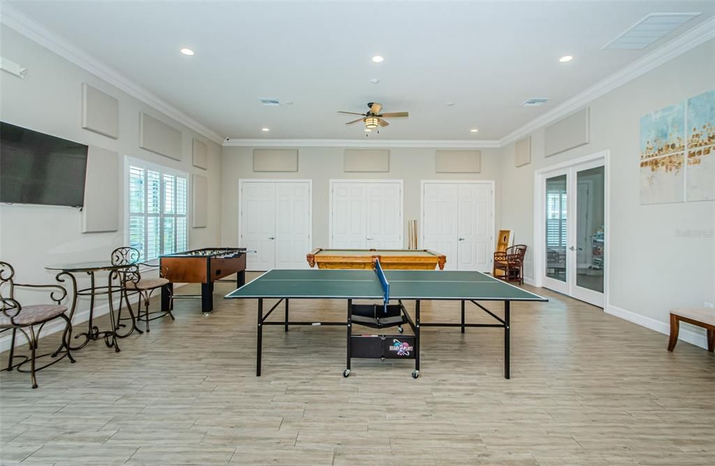 For Sale: $424,900 (2 beds, 2 baths, 1399 Square Feet)