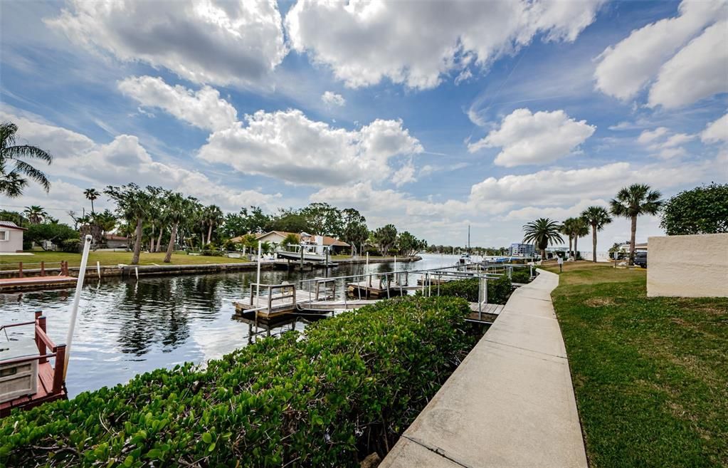 For Sale: $424,900 (2 beds, 2 baths, 1399 Square Feet)