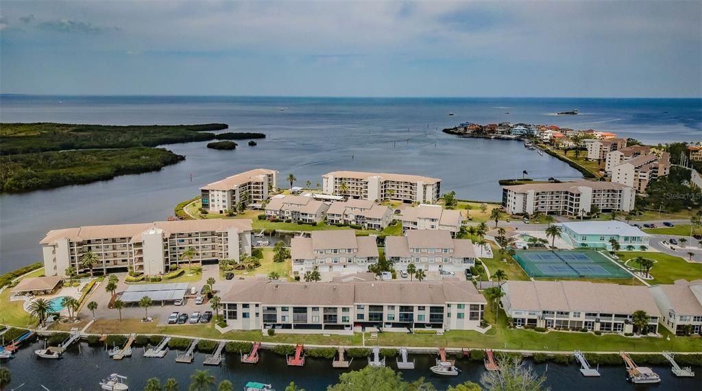 For Sale: $424,900 (2 beds, 2 baths, 1399 Square Feet)