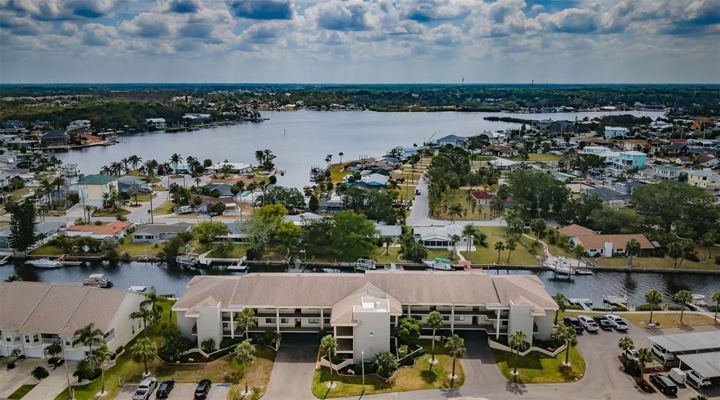 For Sale: $424,900 (2 beds, 2 baths, 1399 Square Feet)