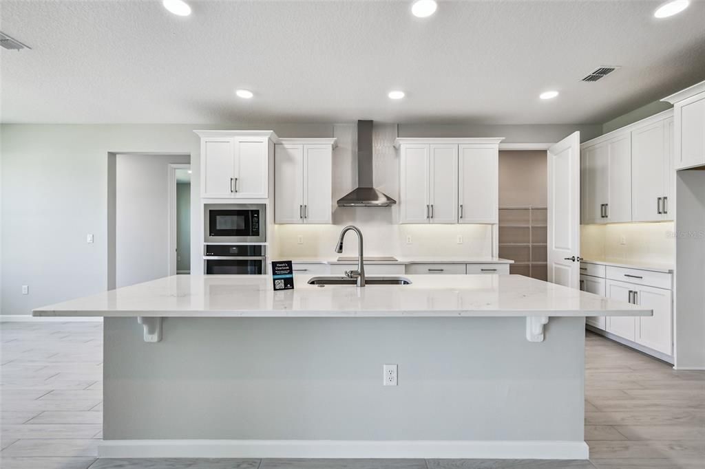 待售: $956,990 (4 贝兹, 3 浴室, 3460 平方英尺)