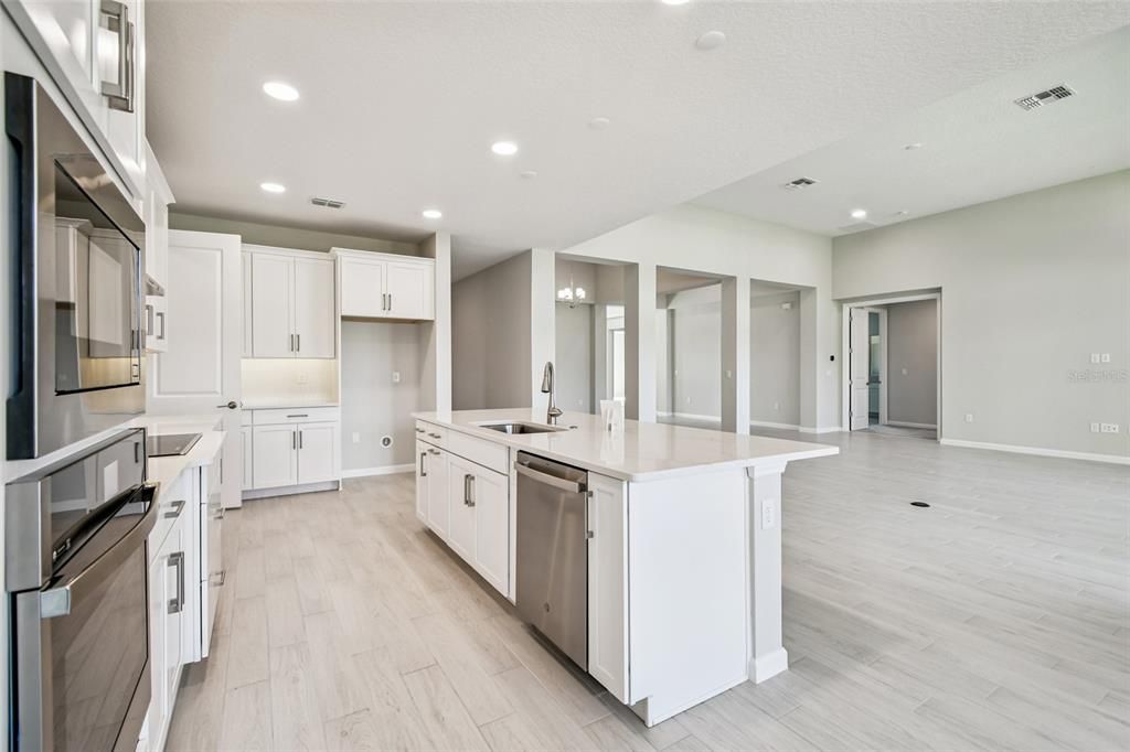 待售: $956,990 (4 贝兹, 3 浴室, 3460 平方英尺)