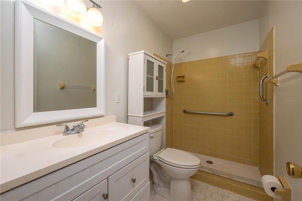 待售: $84,500 (2 贝兹, 2 浴室, 1085 平方英尺)