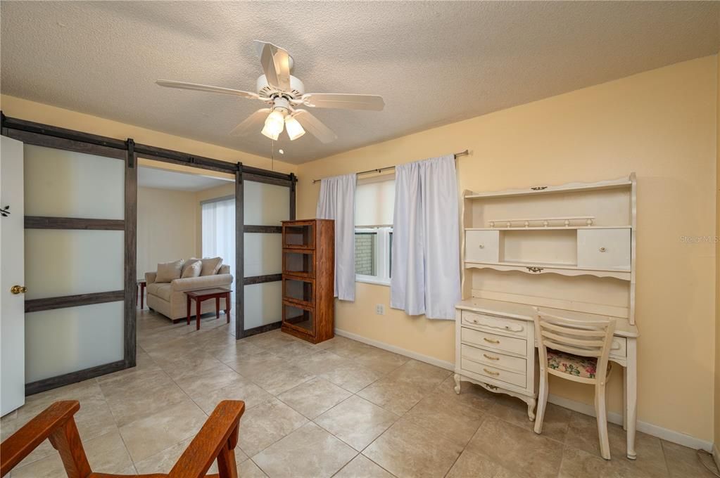 待售: $84,500 (2 贝兹, 2 浴室, 1085 平方英尺)