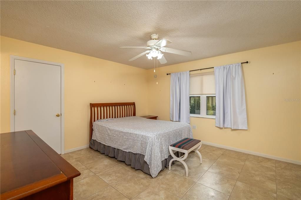 待售: $84,500 (2 贝兹, 2 浴室, 1085 平方英尺)