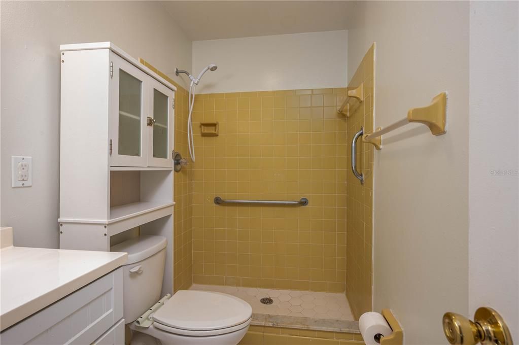 待售: $84,500 (2 贝兹, 2 浴室, 1085 平方英尺)