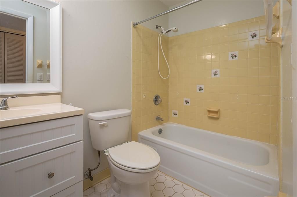 待售: $84,500 (2 贝兹, 2 浴室, 1085 平方英尺)