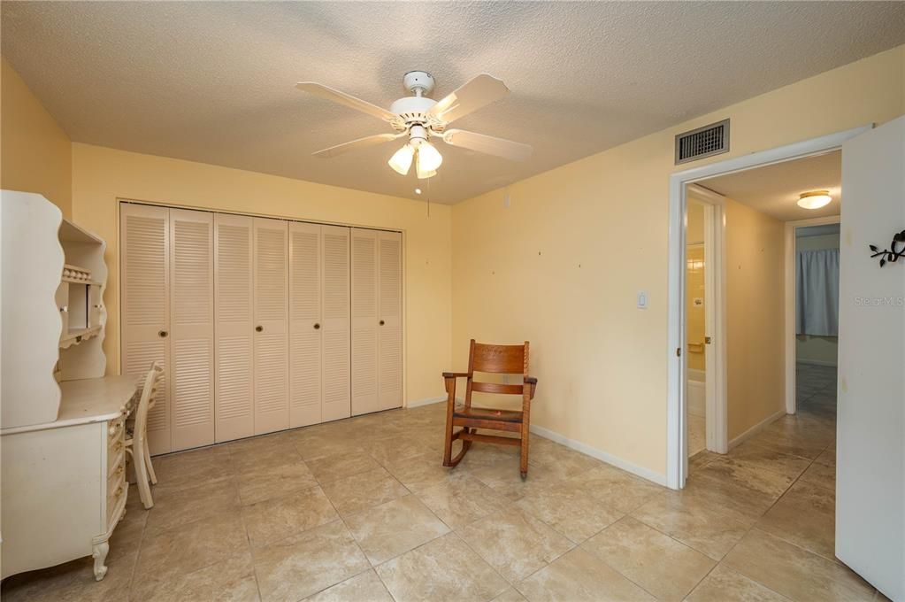 待售: $84,500 (2 贝兹, 2 浴室, 1085 平方英尺)