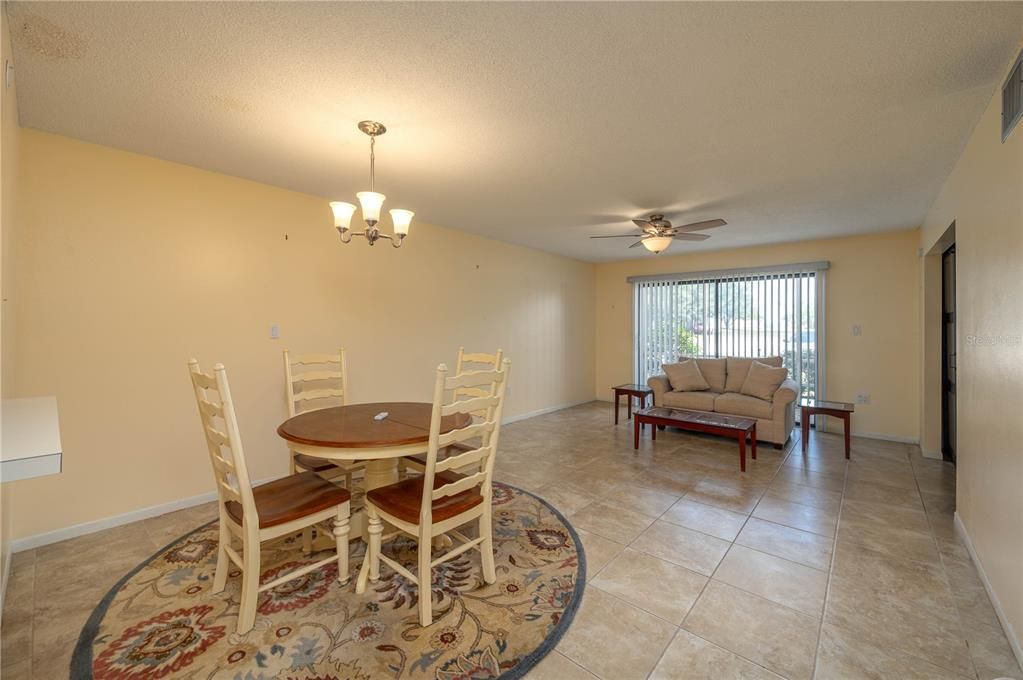 待售: $84,500 (2 贝兹, 2 浴室, 1085 平方英尺)