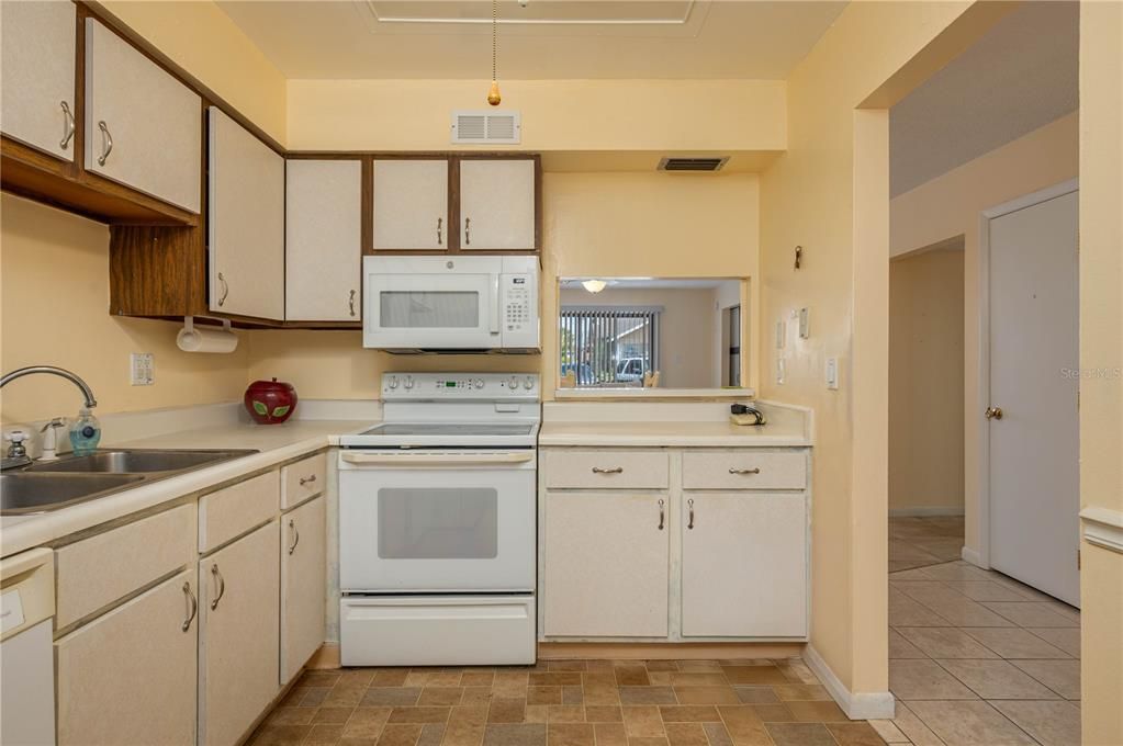 待售: $84,500 (2 贝兹, 2 浴室, 1085 平方英尺)