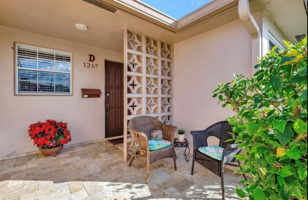 Recently Sold: $200,000 (2 beds, 2 baths, 1137 Square Feet)