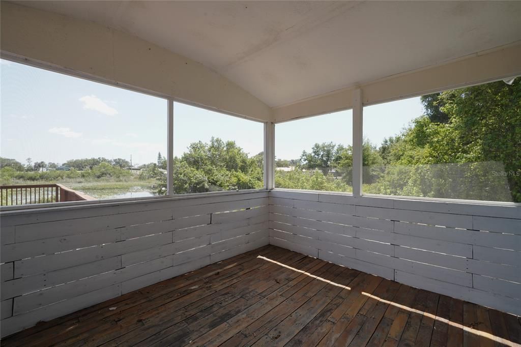 合同活跃: $355,000 (4 贝兹, 3 浴室, 2674 平方英尺)