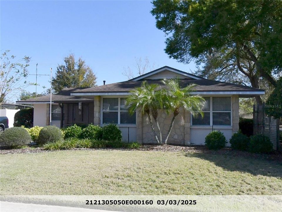 Recently Sold: $250,000 (3 beds, 2 baths, 1279 Square Feet)