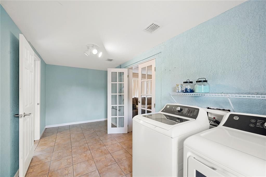 For Sale: $260,000 (4 beds, 2 baths, 1655 Square Feet)