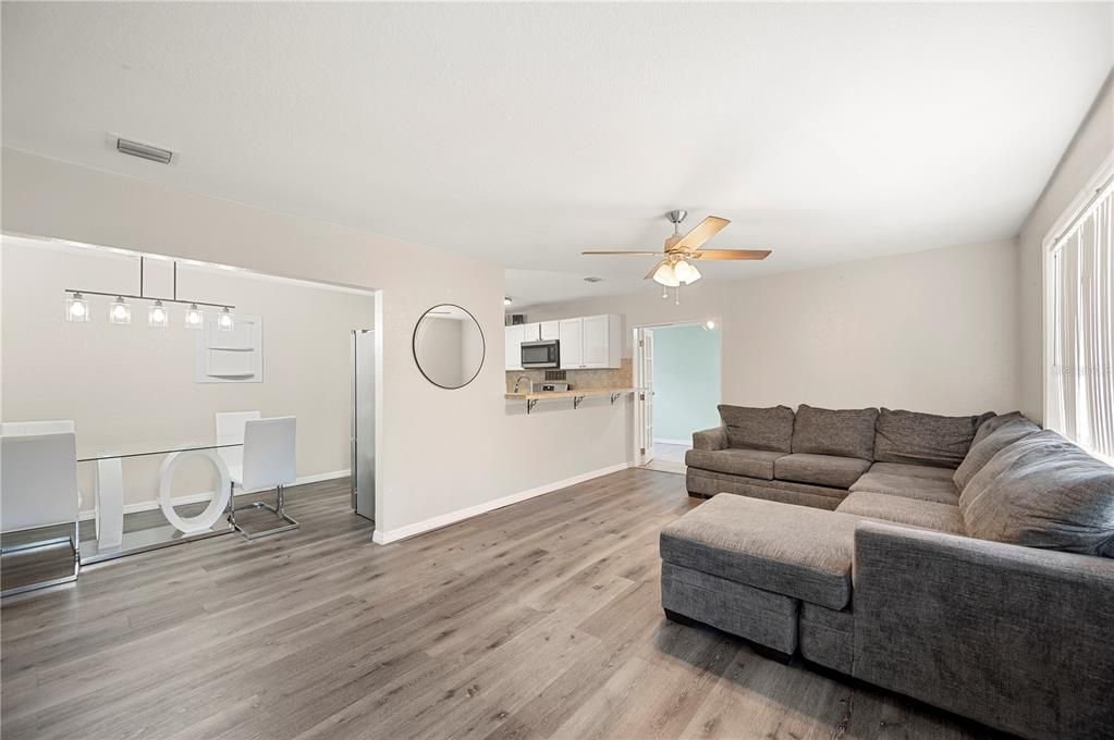 For Sale: $260,000 (4 beds, 2 baths, 1655 Square Feet)