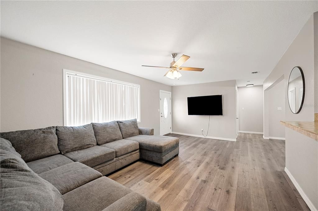 For Sale: $260,000 (4 beds, 2 baths, 1655 Square Feet)