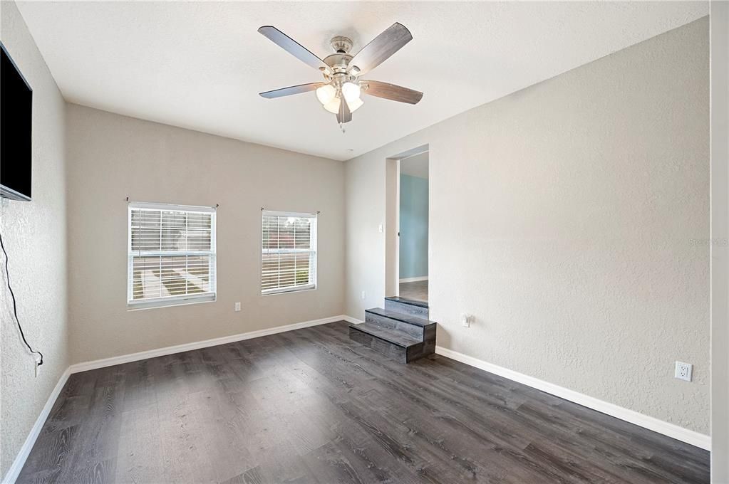 For Sale: $260,000 (4 beds, 2 baths, 1655 Square Feet)