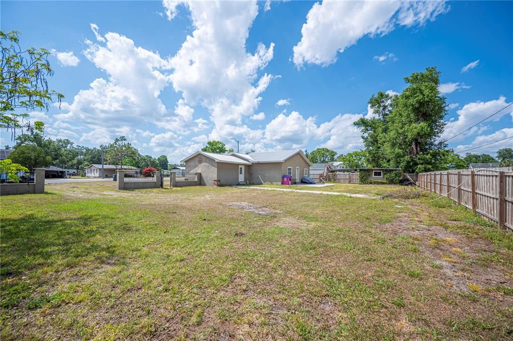 For Sale: $260,000 (4 beds, 2 baths, 1655 Square Feet)