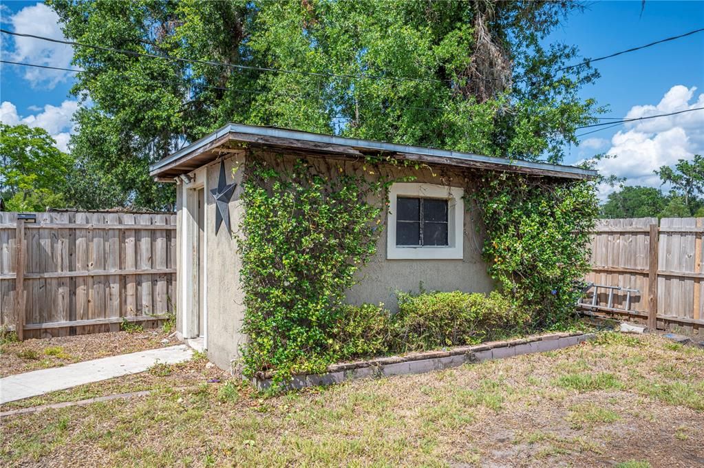 For Sale: $260,000 (4 beds, 2 baths, 1655 Square Feet)