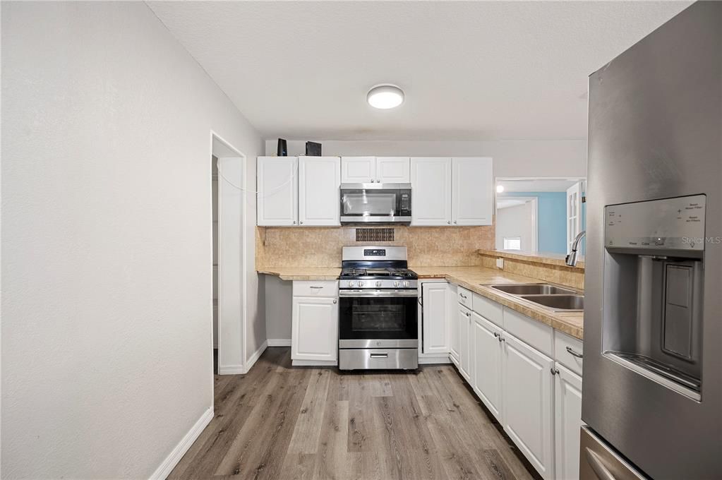 For Sale: $260,000 (4 beds, 2 baths, 1655 Square Feet)