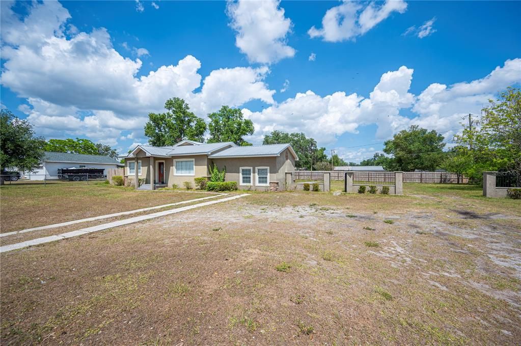 For Sale: $260,000 (4 beds, 2 baths, 1655 Square Feet)