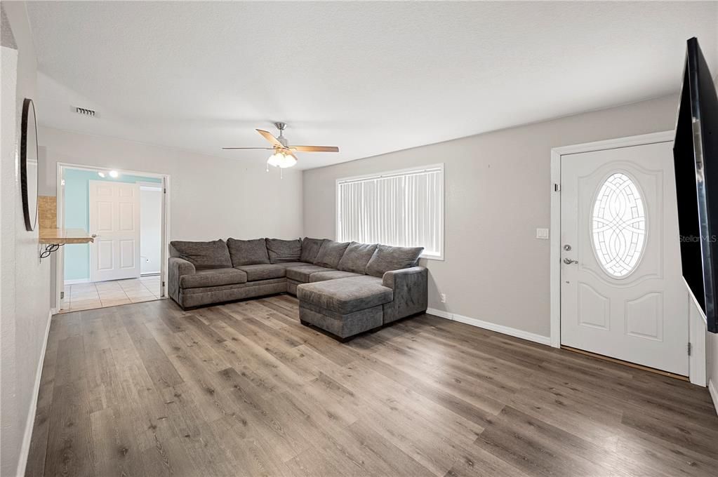 For Sale: $260,000 (4 beds, 2 baths, 1655 Square Feet)