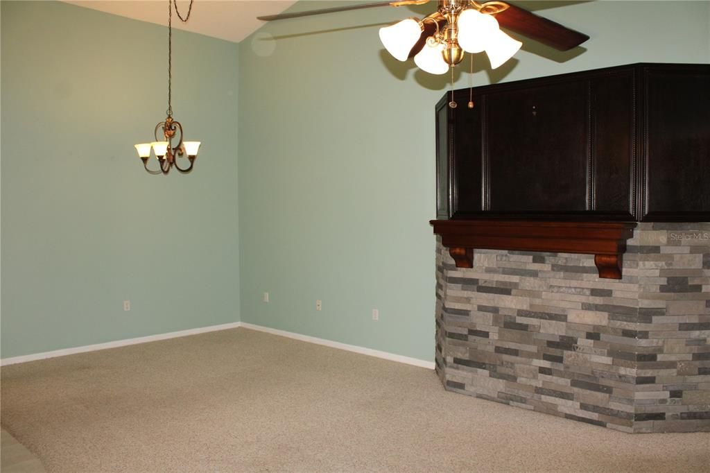 En Renta: $2,395 (3 camas, 2 baños, 1487 Pies cuadrados)