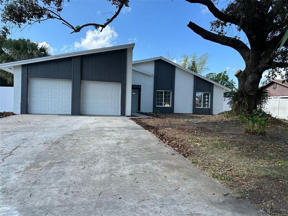 Vendido Recientemente: $299,000 (4 camas, 2 baños, 1154 Pies cuadrados)