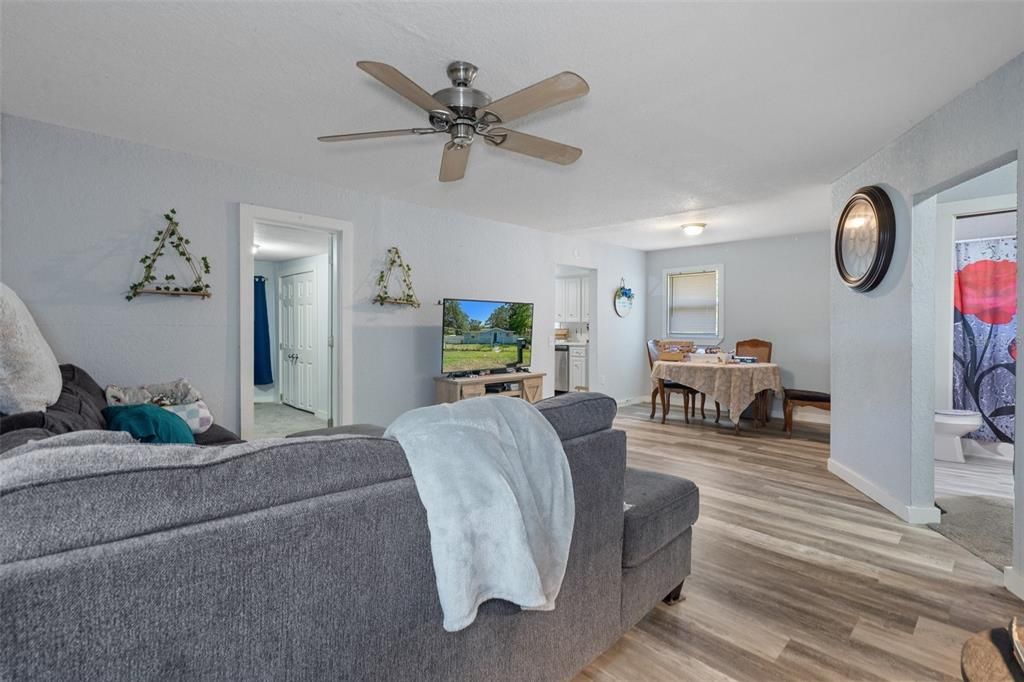 For Sale: $199,900 (3 beds, 2 baths, 1446 Square Feet)