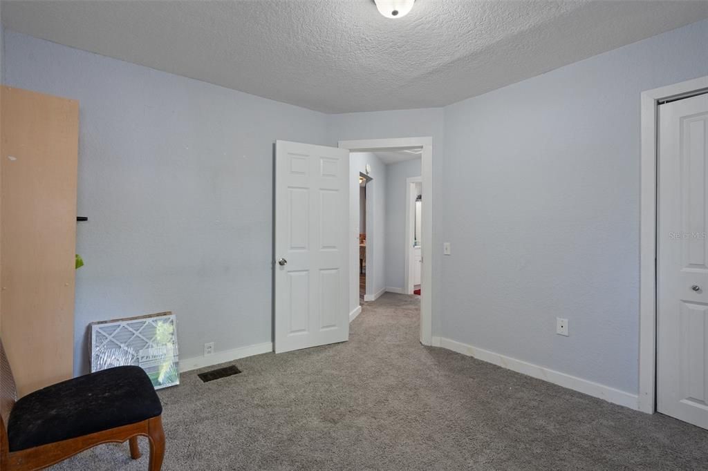 For Sale: $199,900 (3 beds, 2 baths, 1446 Square Feet)