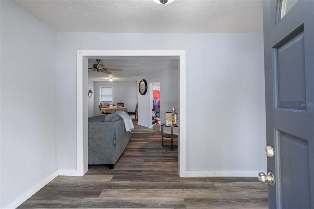 For Sale: $199,900 (3 beds, 2 baths, 1446 Square Feet)