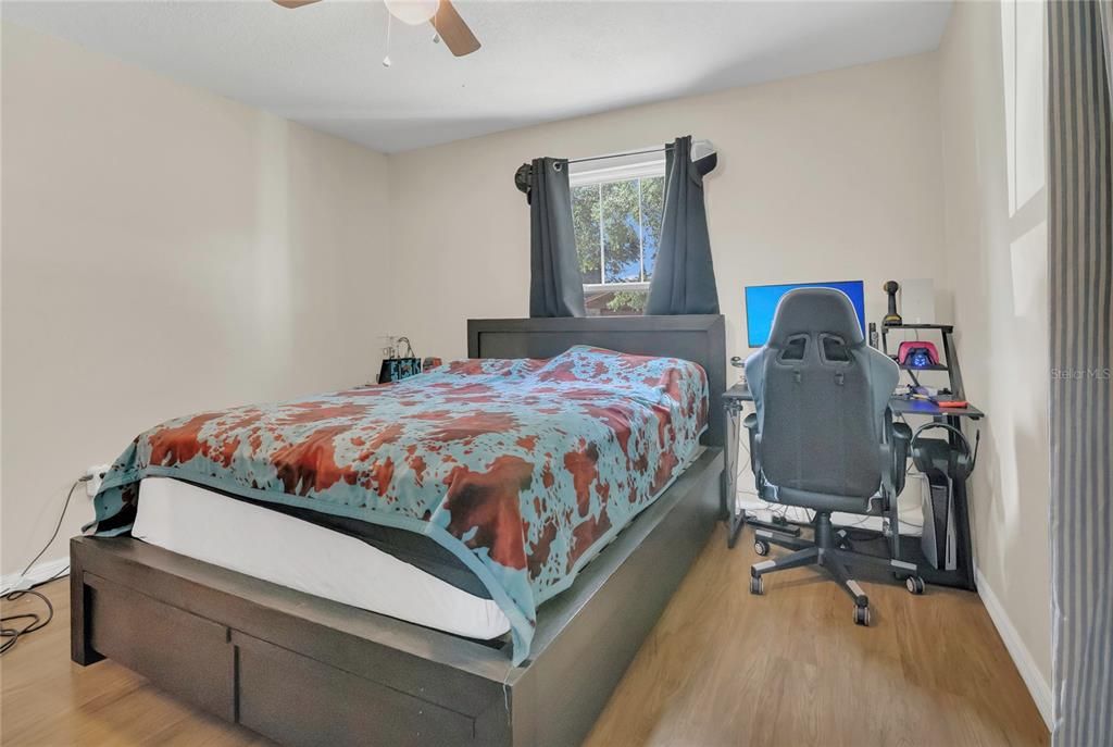 En Venta: $219,900 (3 camas, 2 baños, 1215 Pies cuadrados)