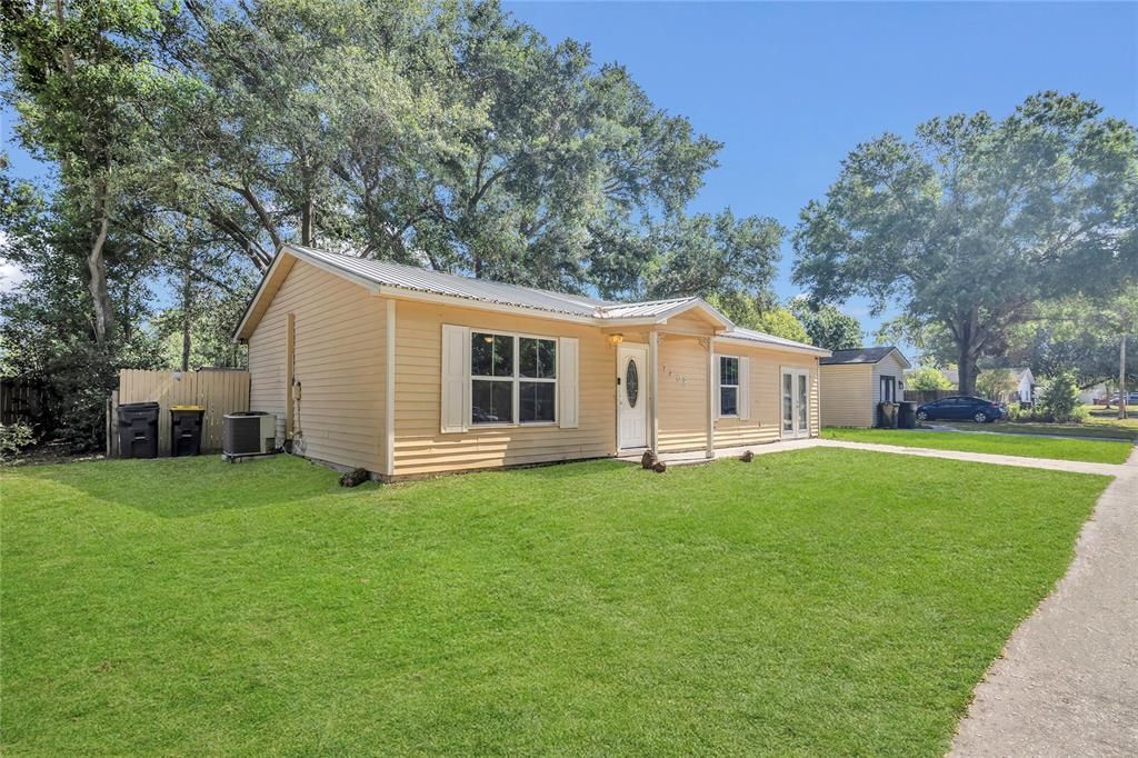 En Venta: $219,900 (3 camas, 2 baños, 1215 Pies cuadrados)