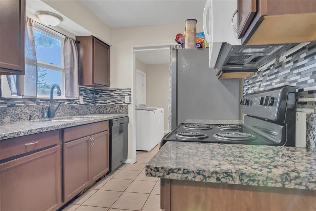 En Venta: $219,900 (3 camas, 2 baños, 1215 Pies cuadrados)