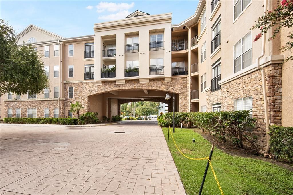 Activo con contrato: $1,700 (1 camas, 1 baños, 696 Pies cuadrados)