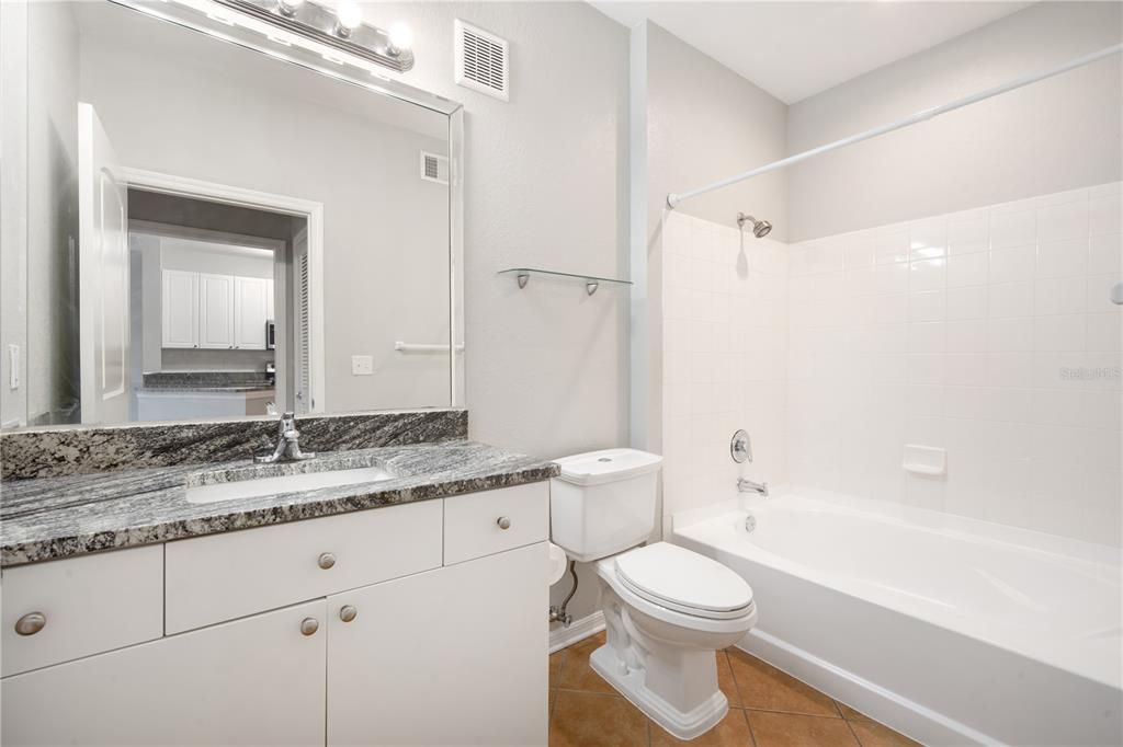 Activo con contrato: $1,700 (1 camas, 1 baños, 696 Pies cuadrados)