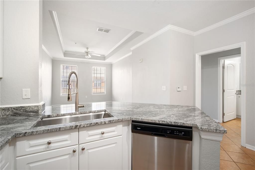 Activo con contrato: $1,700 (1 camas, 1 baños, 696 Pies cuadrados)