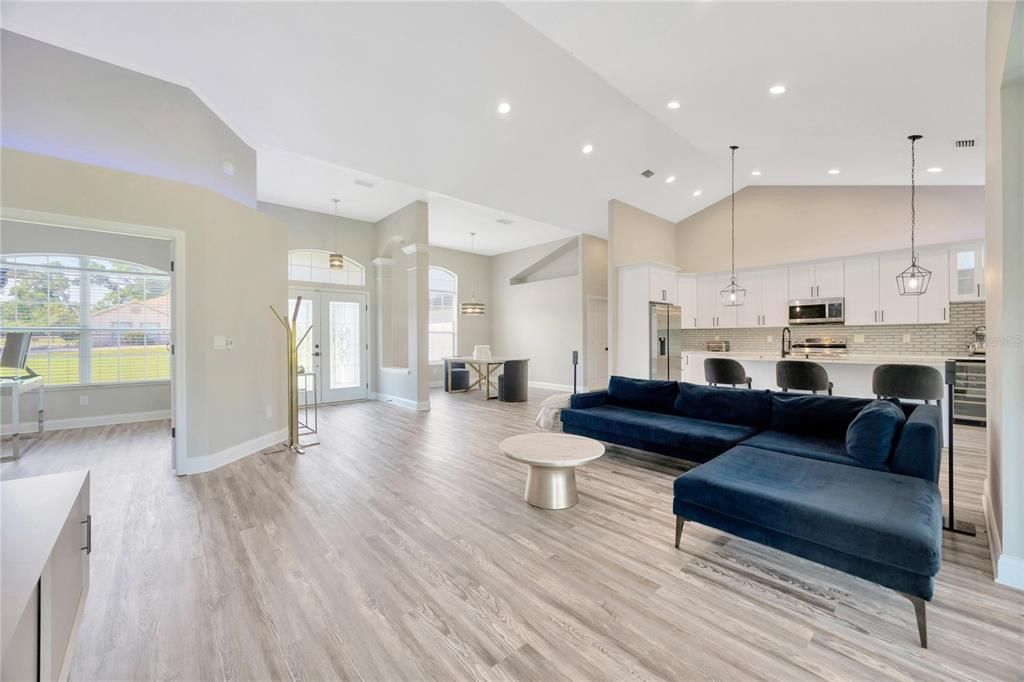 Active With Contract: $555,000 (3 beds, 2 baths, 3141 Square Feet)