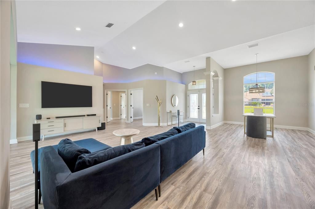 Active With Contract: $555,000 (3 beds, 2 baths, 3141 Square Feet)