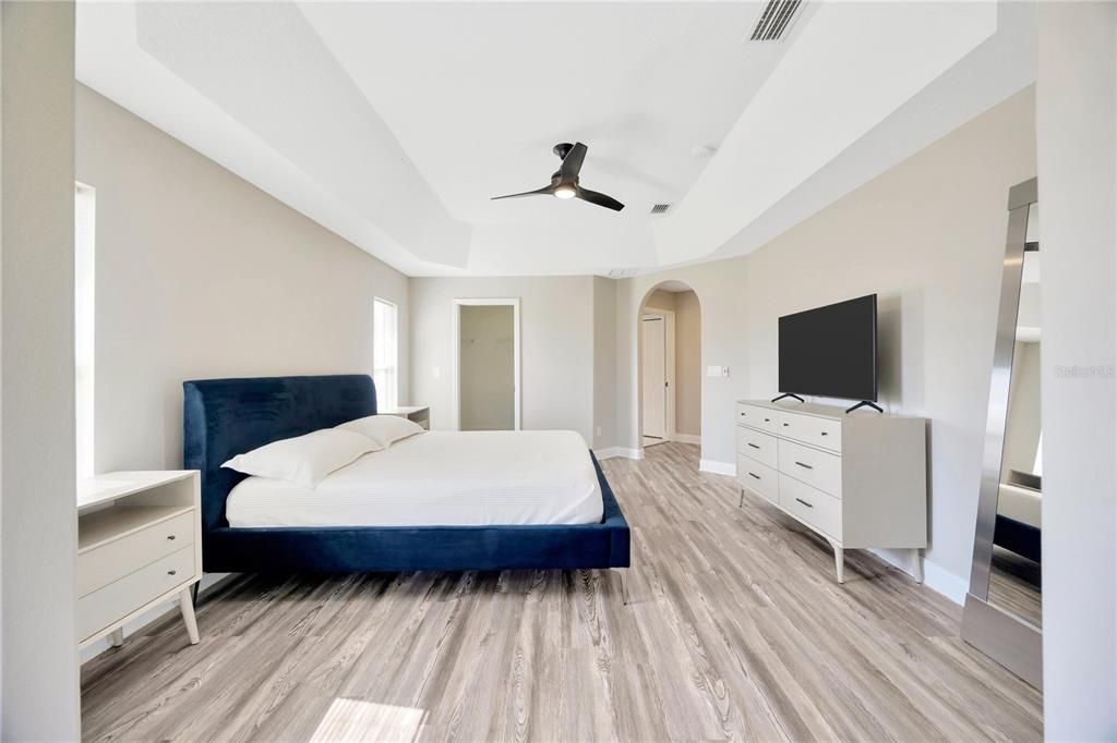 Active With Contract: $555,000 (3 beds, 2 baths, 3141 Square Feet)