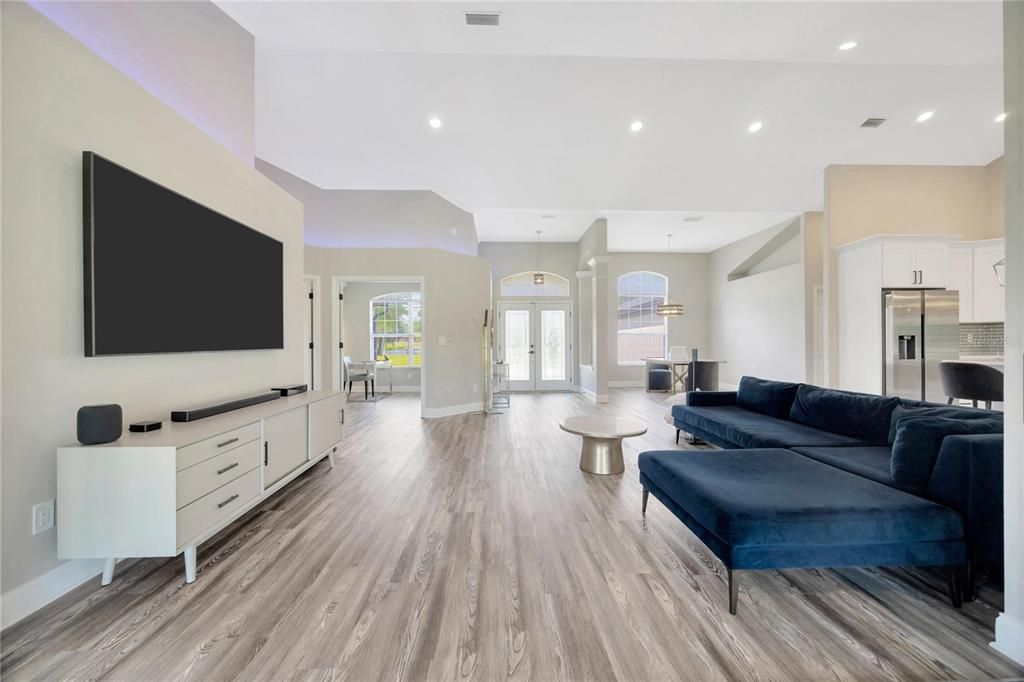 Active With Contract: $555,000 (3 beds, 2 baths, 3141 Square Feet)